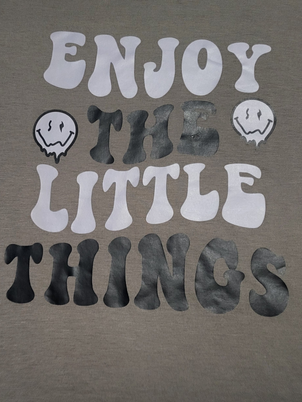 ROMWE Gray Short Sleeve Tee with White Drip Smile Graphic Size Medium